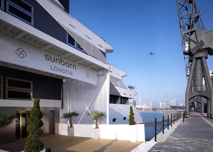 Sunborn London YachtAirport Hotel