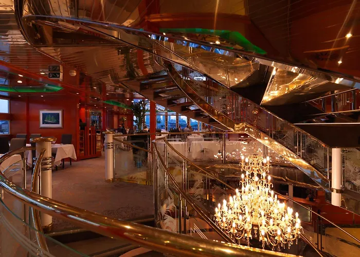 Sunborn London YachtAirport Hotel